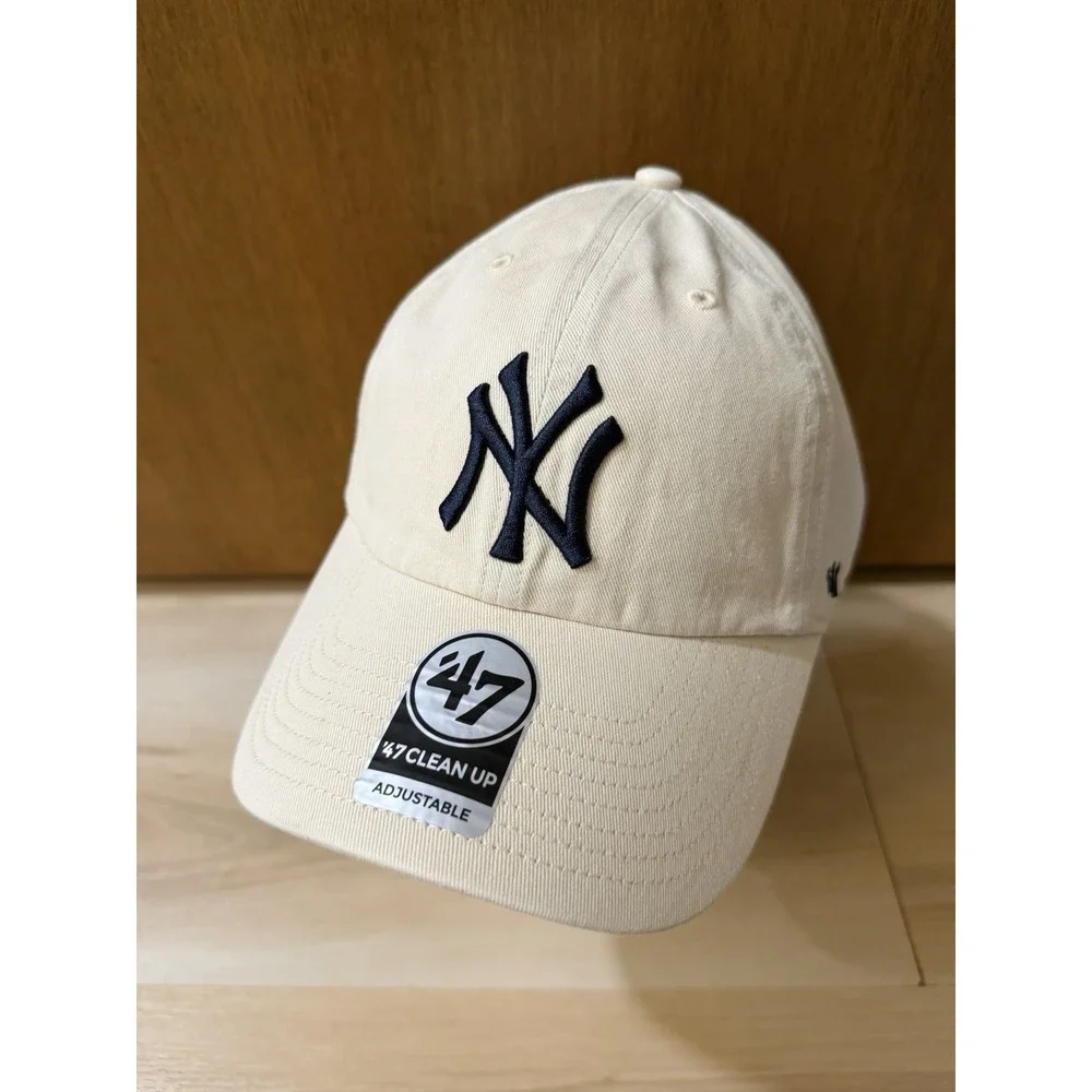 '47 Clean Up New York Yankees Natural/Cream & Navy Adjustable Strap Hat Dad Hat